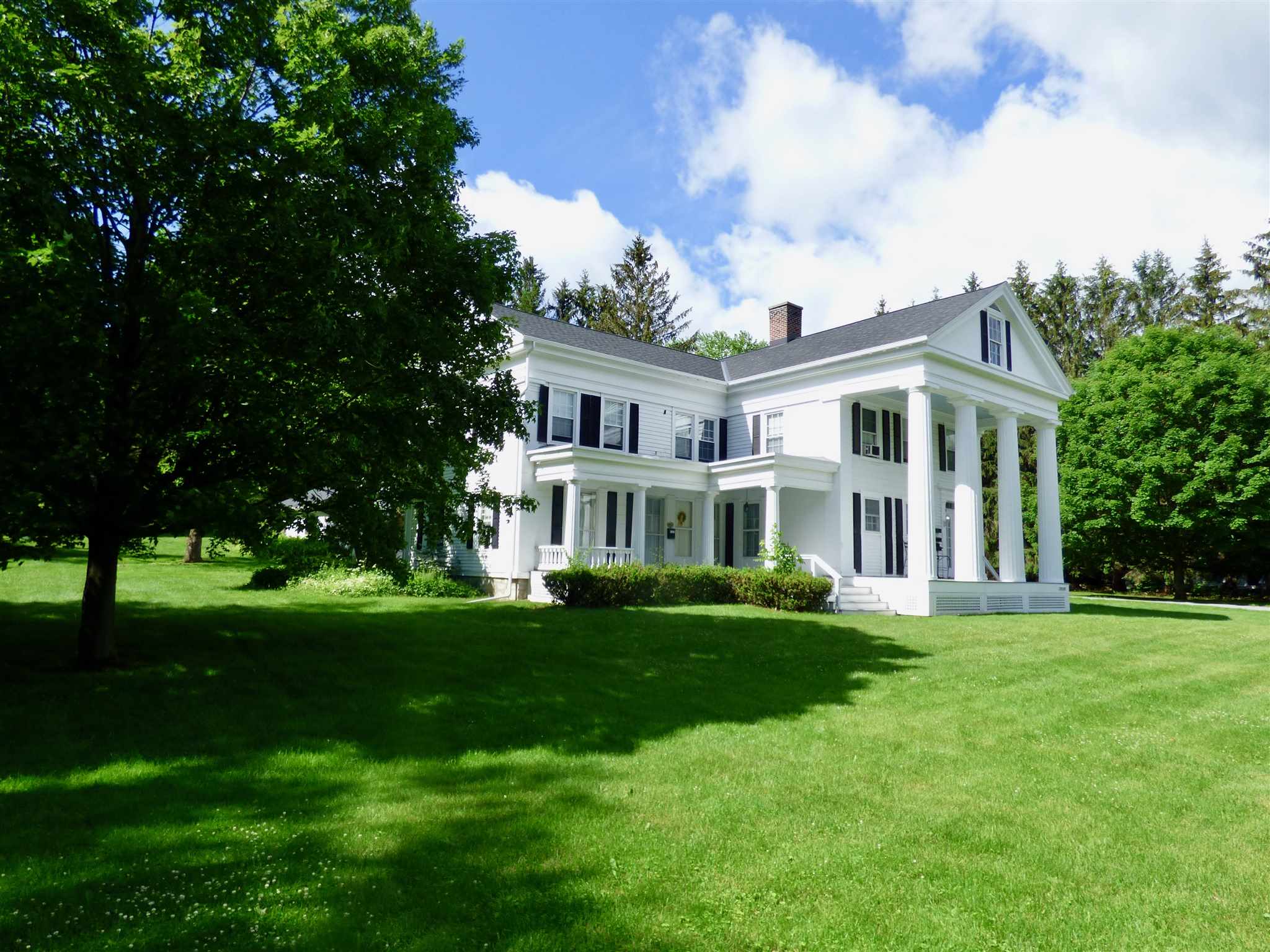 34 West Road Bennington, VT 05201 - Photo 3 of 25