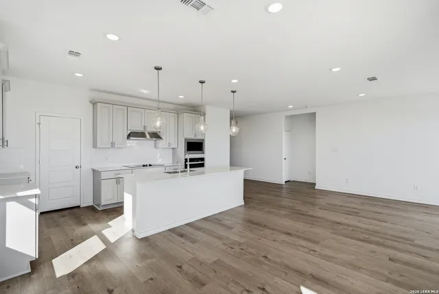 $389,950 | 442 Nightingale Avenue, Marion, TX 78124