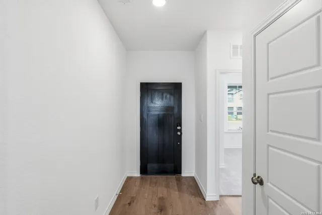 $389,950 | 442 Nightingale Avenue, Marion, TX 78124