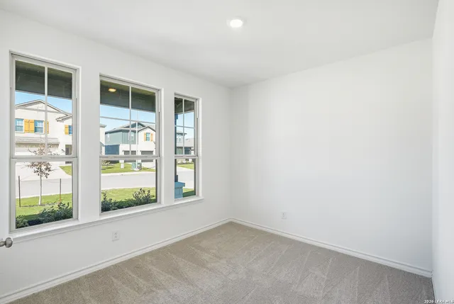 $389,950 | 442 Nightingale Avenue, Marion, TX 78124