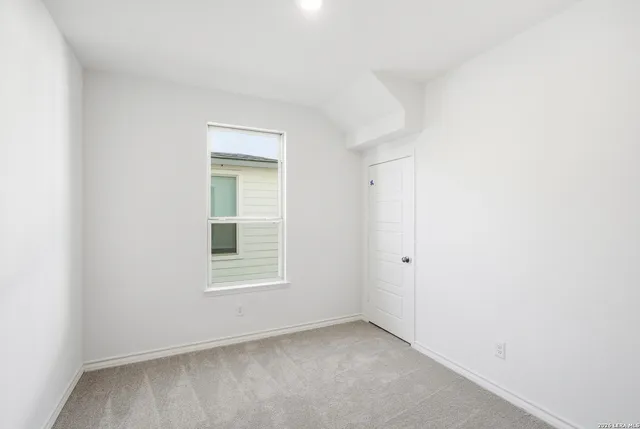 $389,950 | 442 Nightingale Avenue, Marion, TX 78124