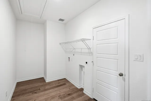 $389,950 | 442 Nightingale Avenue, Marion, TX 78124