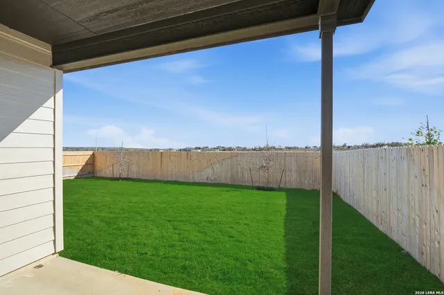 $389,950 | 442 Nightingale Avenue, Marion, TX 78124