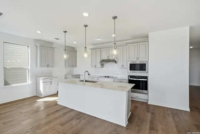 $389,950 | 442 Nightingale Avenue, Marion, TX 78124