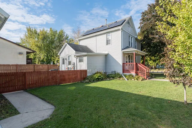 $230,000 | 301 South Main Street, Janesville, MN 56048