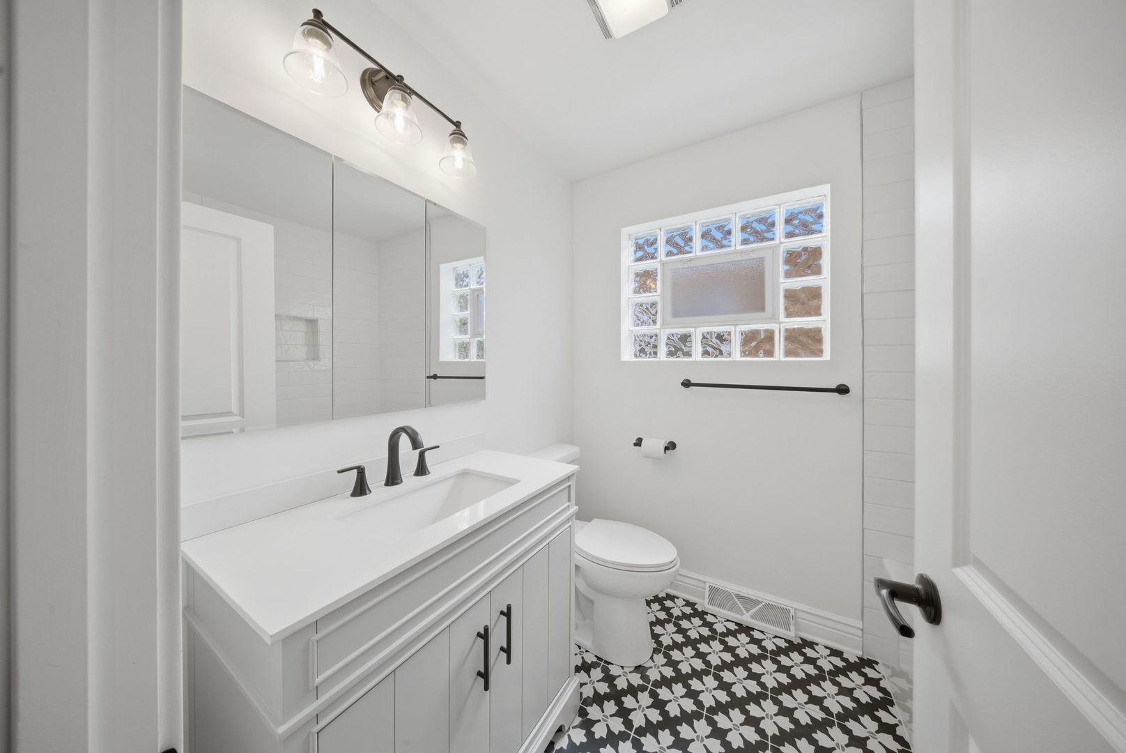 6022 West 64th Street Chicago, IL 60638 - Photo 9 of 21
