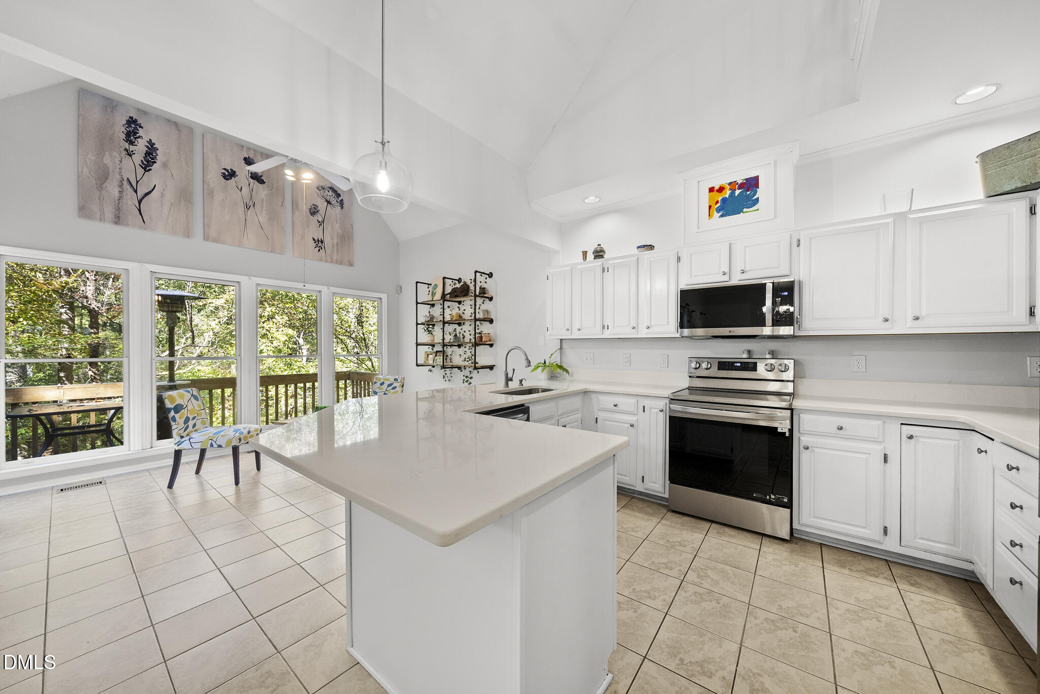12304 Whartons Way Raleigh, NC 27613 - Photo 3 of 35 DSC09032