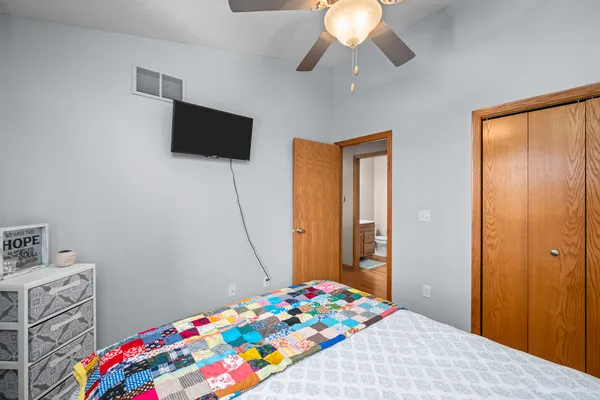 $194,900 | 1133 33rd Ave Circle, Silvis, IL 61282