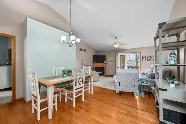 $194,900 | 1133 33rd Ave Circle, Silvis, IL 61282