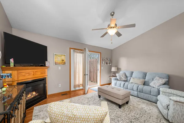 $194,900 | 1133 33rd Ave Circle, Silvis, IL 61282