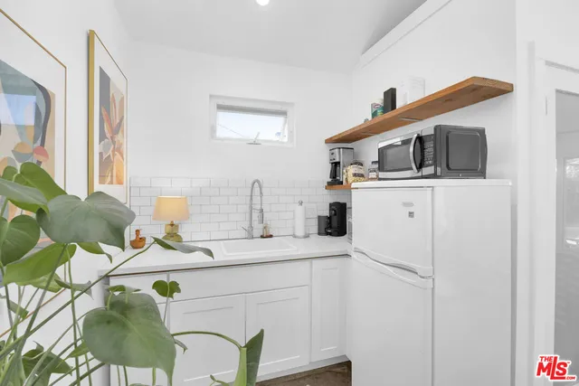 $1,799,000 | 8333 Chase Avenue, Los Angeles, CA 90045