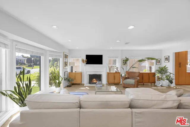 $1,799,000 | 8333 Chase Avenue, Los Angeles, CA 90045