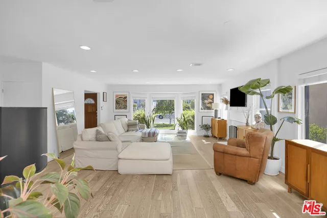 $1,799,000 | 8333 Chase Avenue, Los Angeles, CA 90045