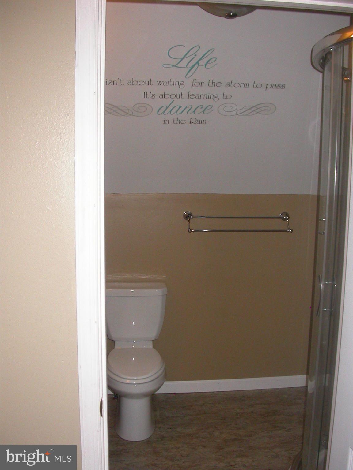4107 Eder Road Baltimore, MD 21222 - Photo 25 of 30 Bath (Master)