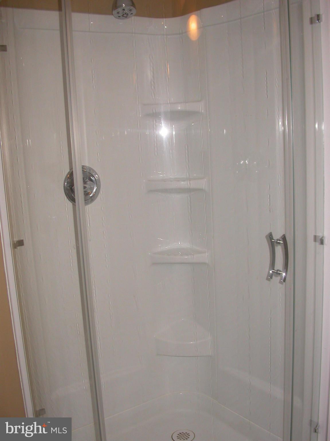 4107 Eder Road Baltimore, MD 21222 - Photo 27 of 30 Bath (Master)