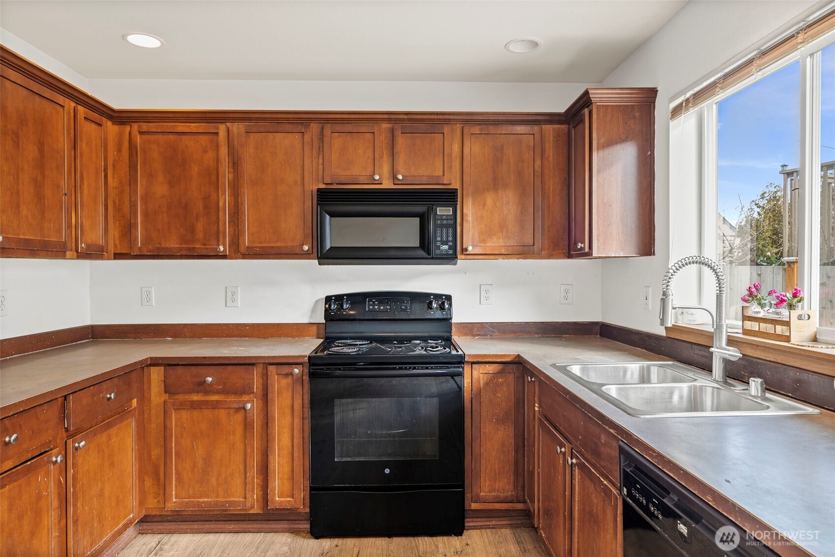 306 Poppy Road, Unit A Bothell, WA 98012 - Photo 10 of 33