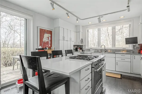 $1,100,000 | 2825 Clayton Forest Court, Town and Country, MO 63131