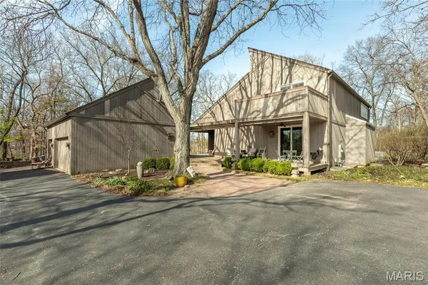 $1,100,000 | 2825 Clayton Forest Court, Town and Country, MO 63131