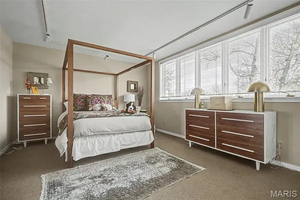 $1,100,000 | 2825 Clayton Forest Court, Town and Country, MO 63131