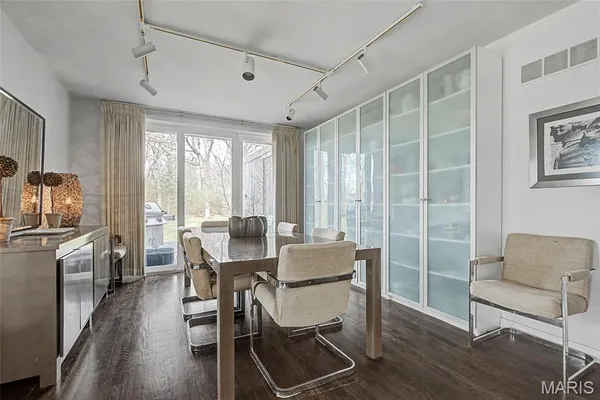 $1,100,000 | 2825 Clayton Forest Court, Town and Country, MO 63131