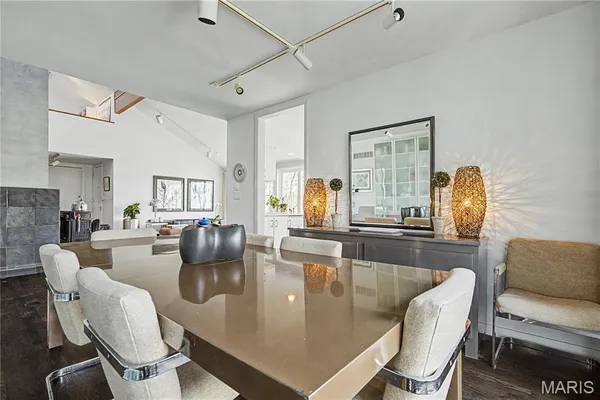 $1,100,000 | 2825 Clayton Forest Court, Town and Country, MO 63131