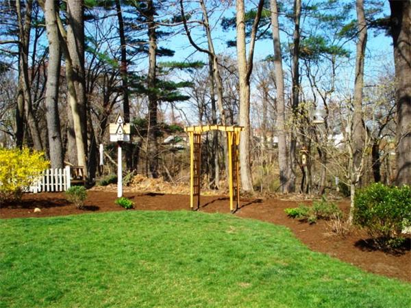 44 Eleanor Road Springfield, MA 01108 - Photo 7 of 23
