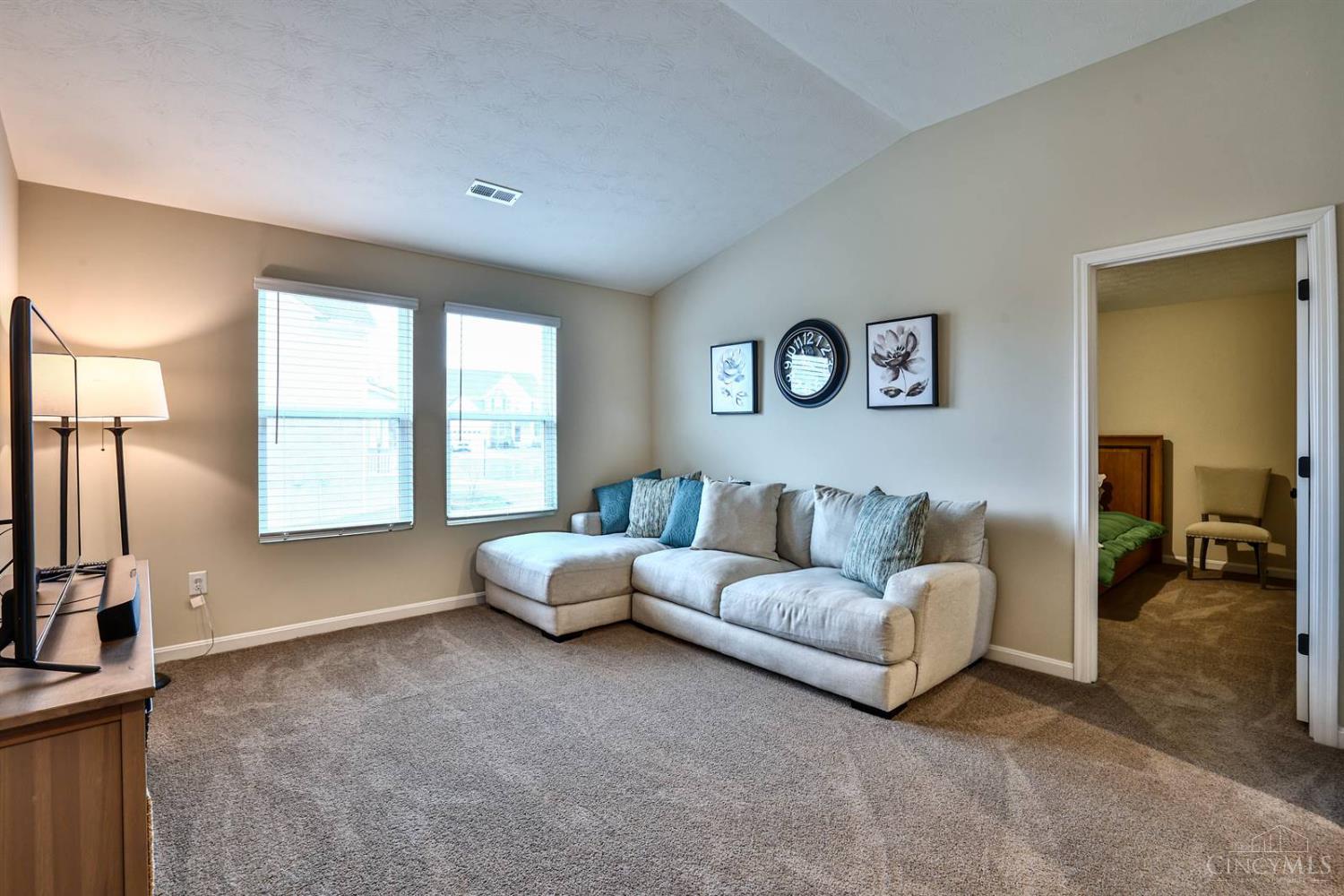 1287 Heather Ridge Cincinnati, OH 45233 - Photo 11 of 47 Gallery Image 11