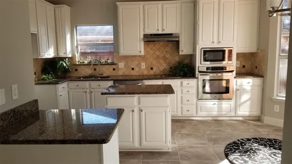 $3,600 | 17635 Millwood Place, Dallas, TX 75287