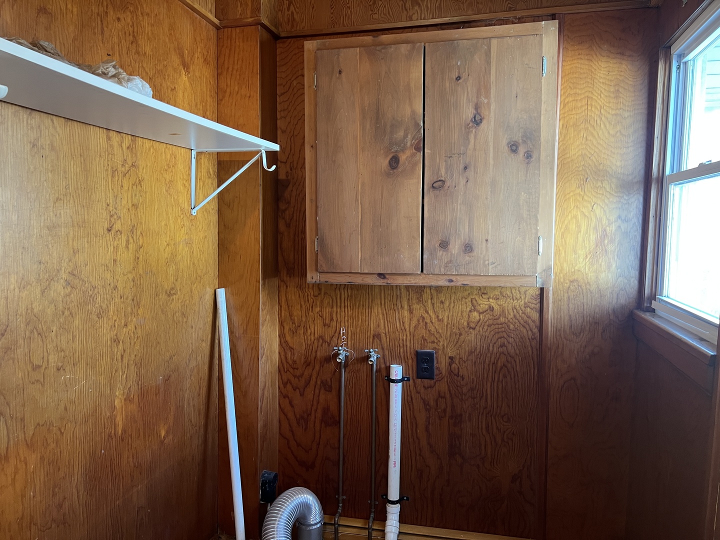 1109 West Adams Street Herrin, IL 62948 - Photo 23 of 27 a bathroom with a shower