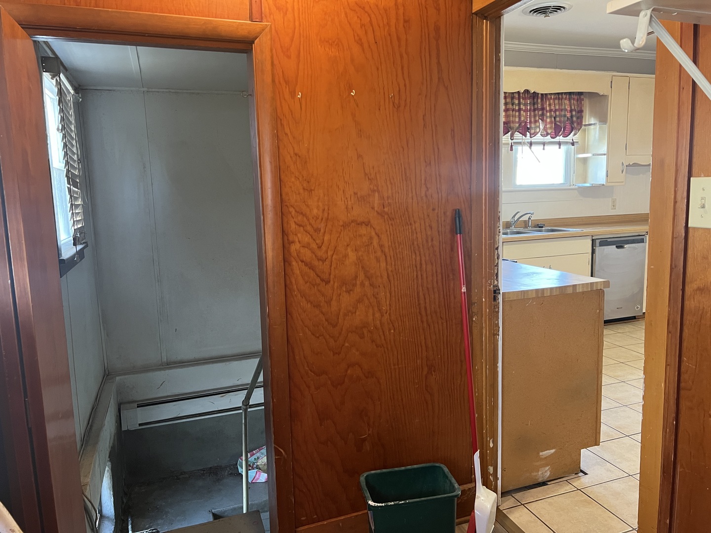 1109 West Adams Street Herrin, IL 62948 - Photo 24 of 27 a bathroom with a toilet