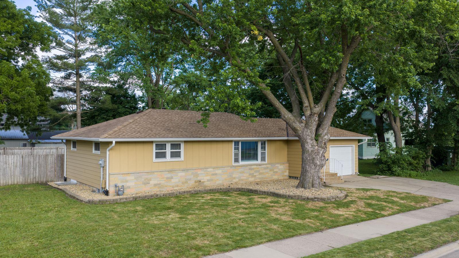 504 14th Street Northwest Austin, MN 55912 - Photo 4 of 40