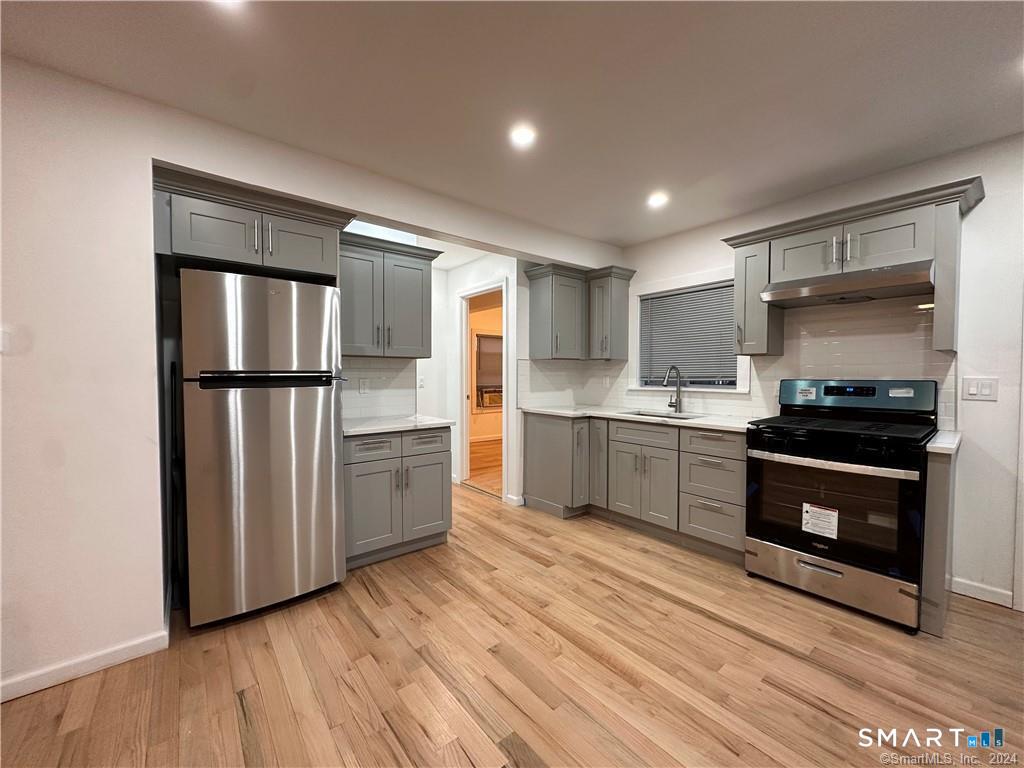 192 Peace Street Stratford, CT 06615 - Photo 6 of 19