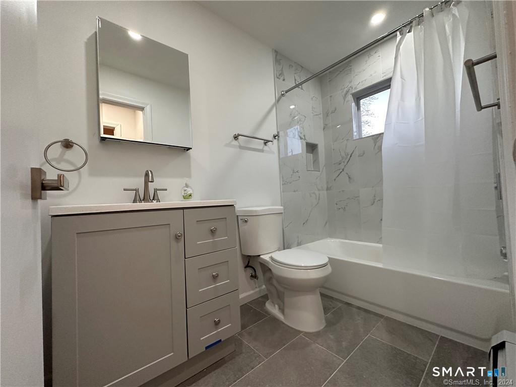 192 Peace Street Stratford, CT 06615 - Photo 9 of 18