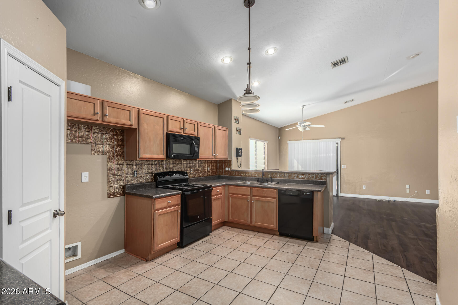 2513 West Novak Way Phoenix, AZ 85041 - Photo 8 of 19 kitchen