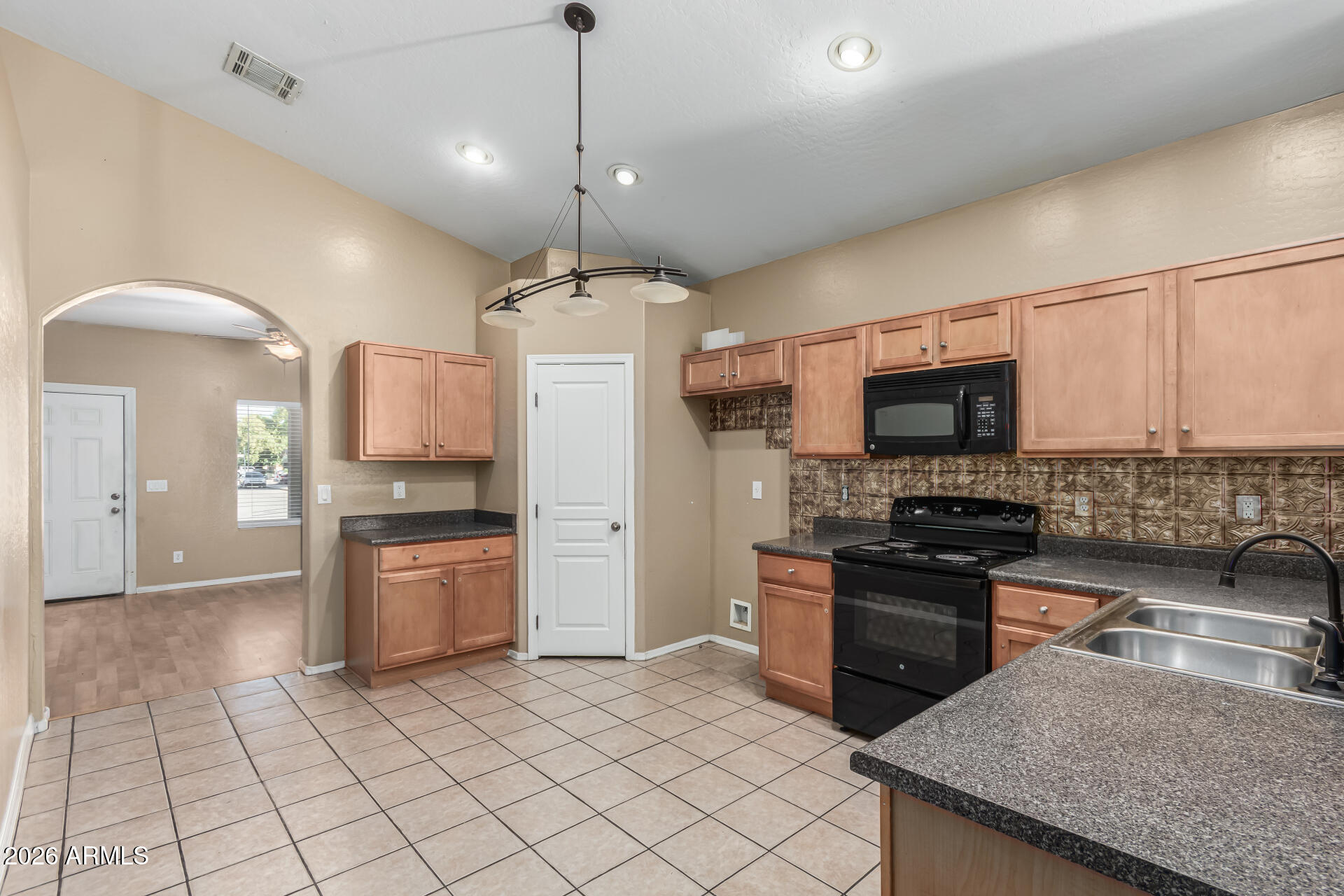 2513 West Novak Way Phoenix, AZ 85041 - Photo 10 of 19 kitchen