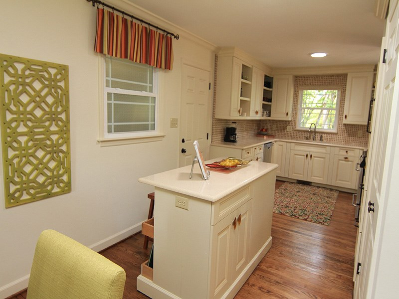 204 Sampson Street Raleigh, NC 27609 - Photo 7 of 22 Photo 7