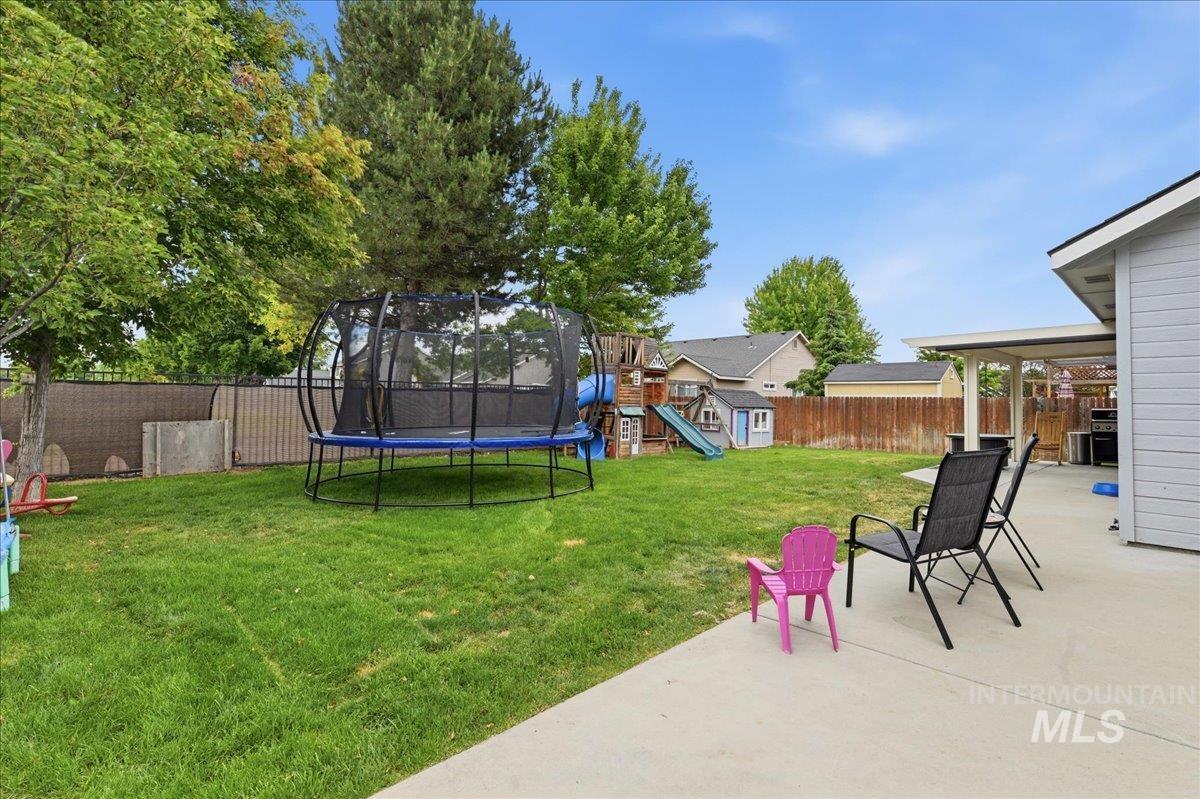 582 West Treehouse Way Kuna, ID 83634 - Photo 35 of 38
