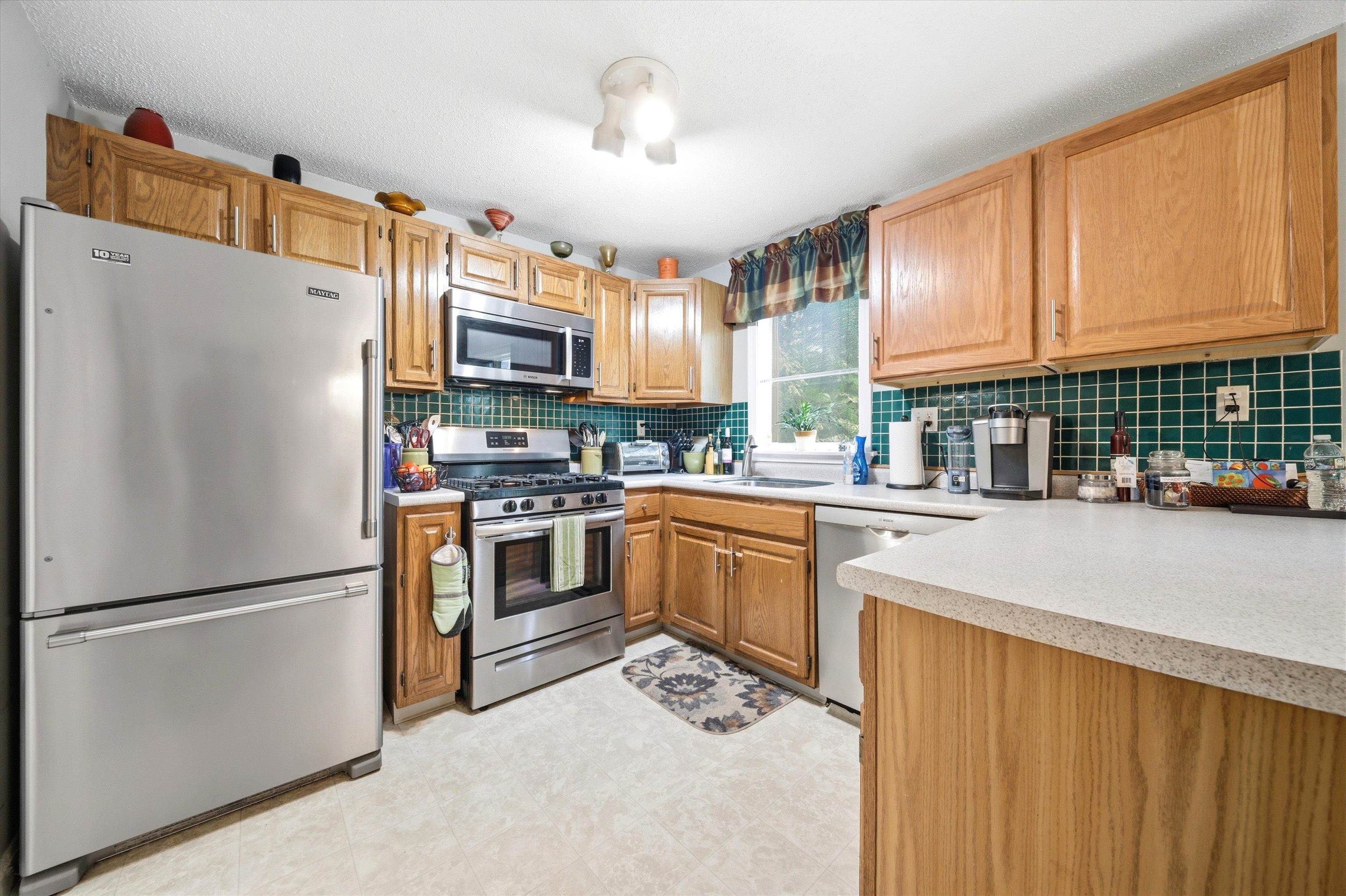 16 Salisbury Road Nashua, NH 03064 - Photo 13 of 39 Gallery Image 13