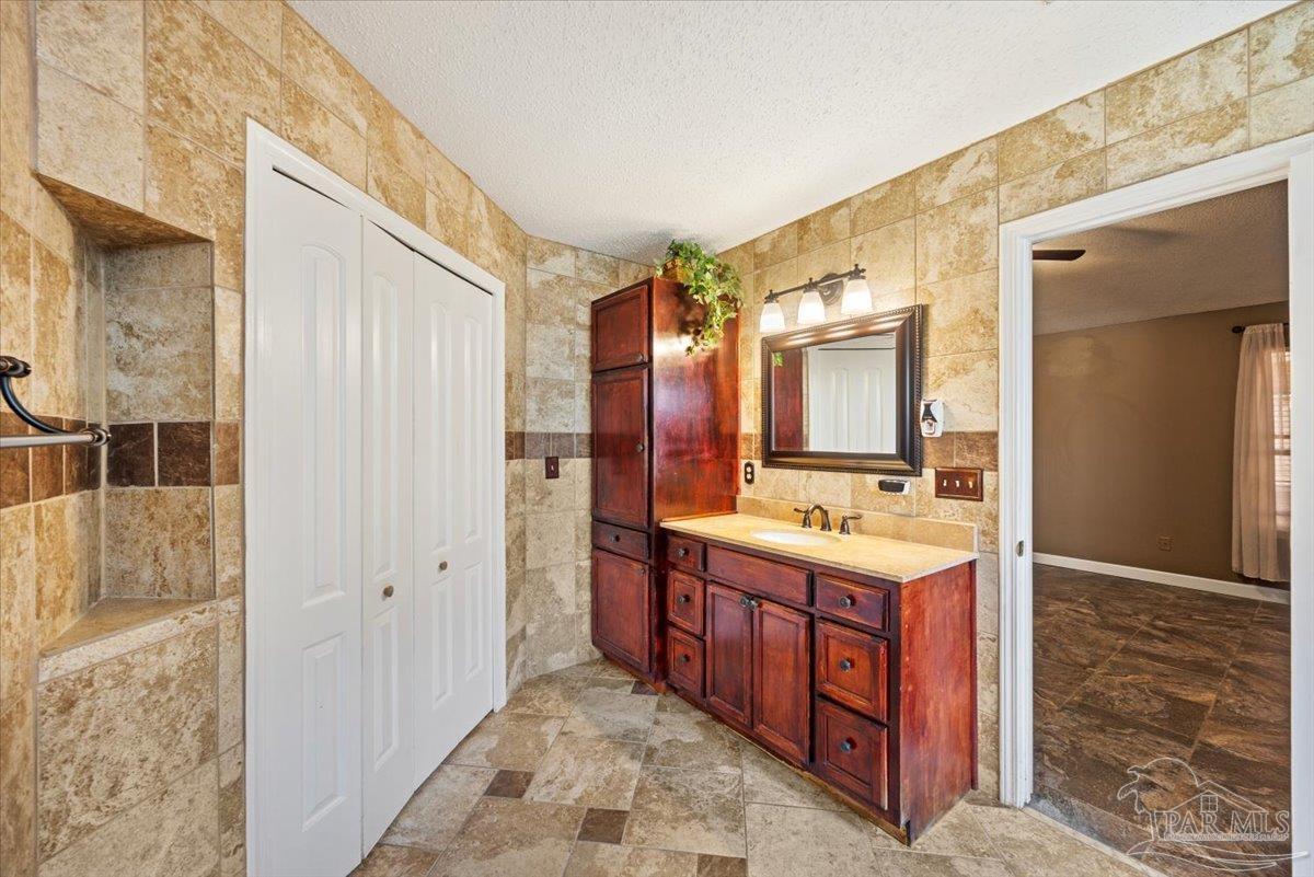 5317 Rowe Trail Pace, FL 32571 - Photo 27 of 48 Gallery Image 27