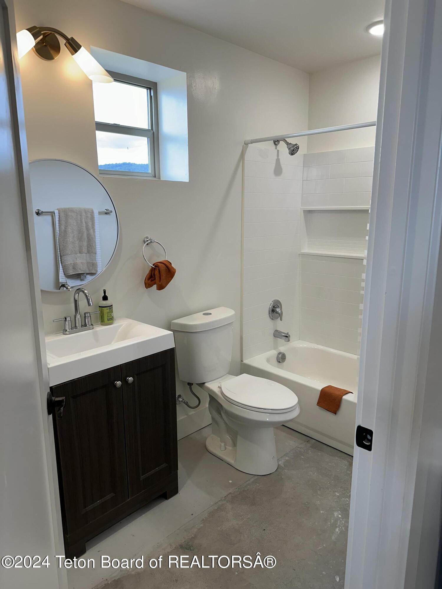 1845 South 5000 West Driggs, ID 83422 - Photo 27 of 41 Shop Full Bath