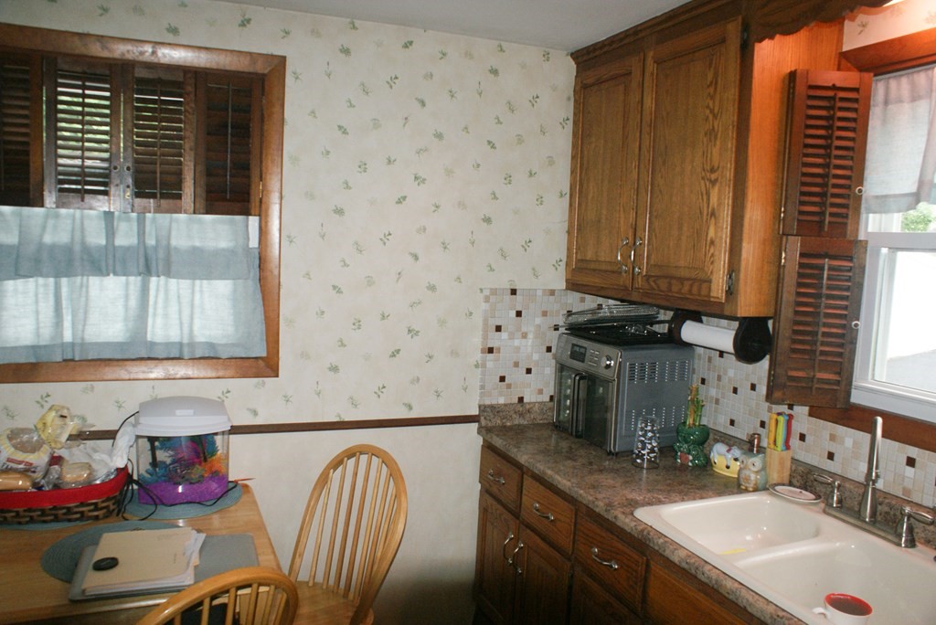 15 Birch Road Waltham, MA 02451 - Photo 3 of 10