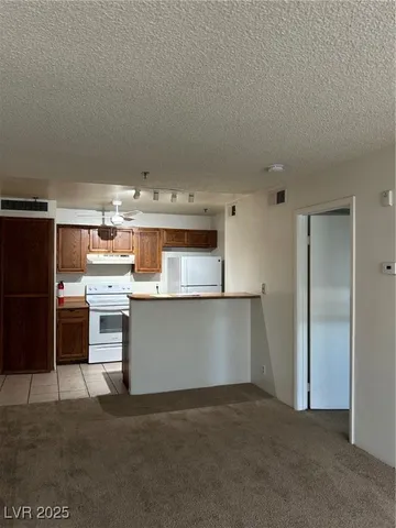 $825 | 1381 East University Avenue, Unit 306, Las Vegas, NV 89119
