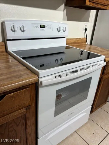 $825 | 1381 East University Avenue, Unit 306, Las Vegas, NV 89119