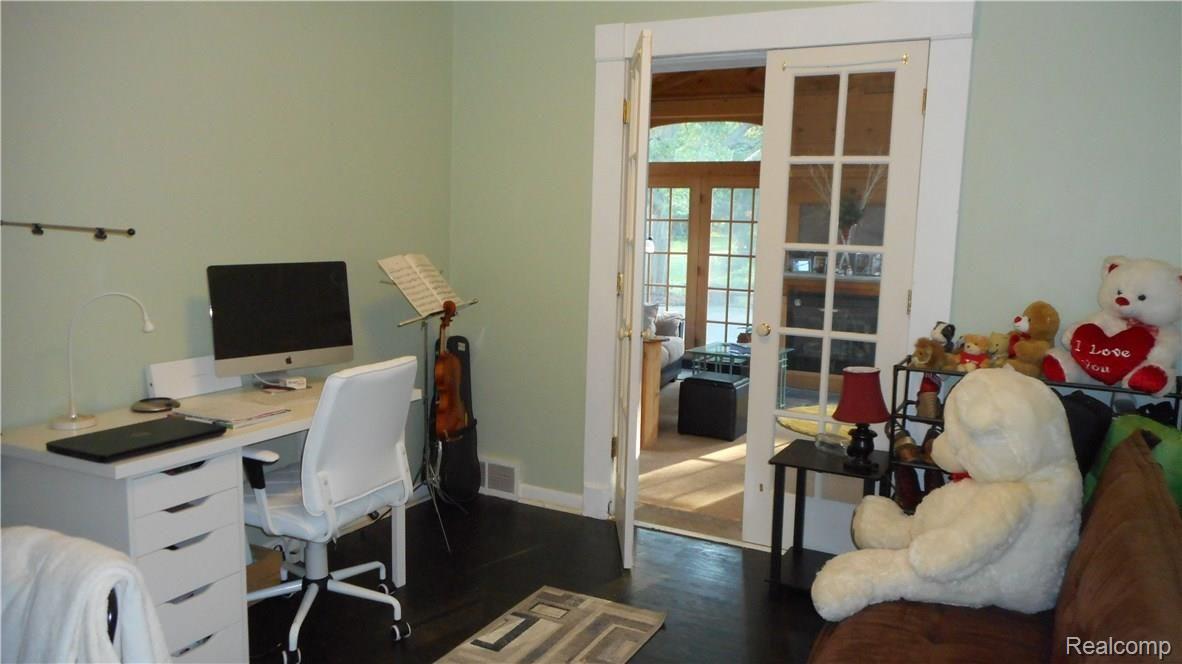 22735 Power Road Farmington, MI 48336 - Photo 24 of 37 011.JPG