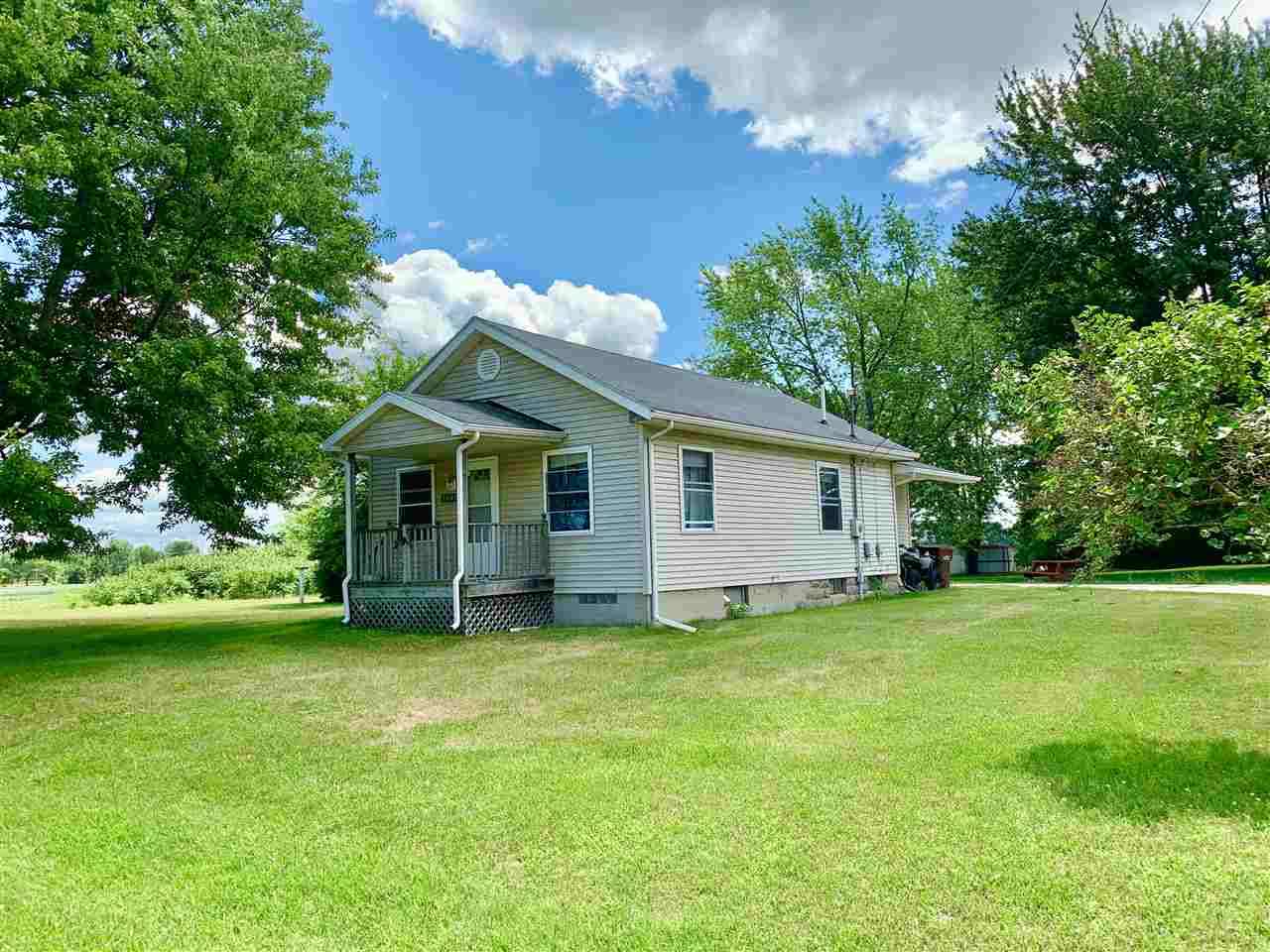 1632 East Parish Road Kawkawlin, MI 48631 - Photo 1 of 16