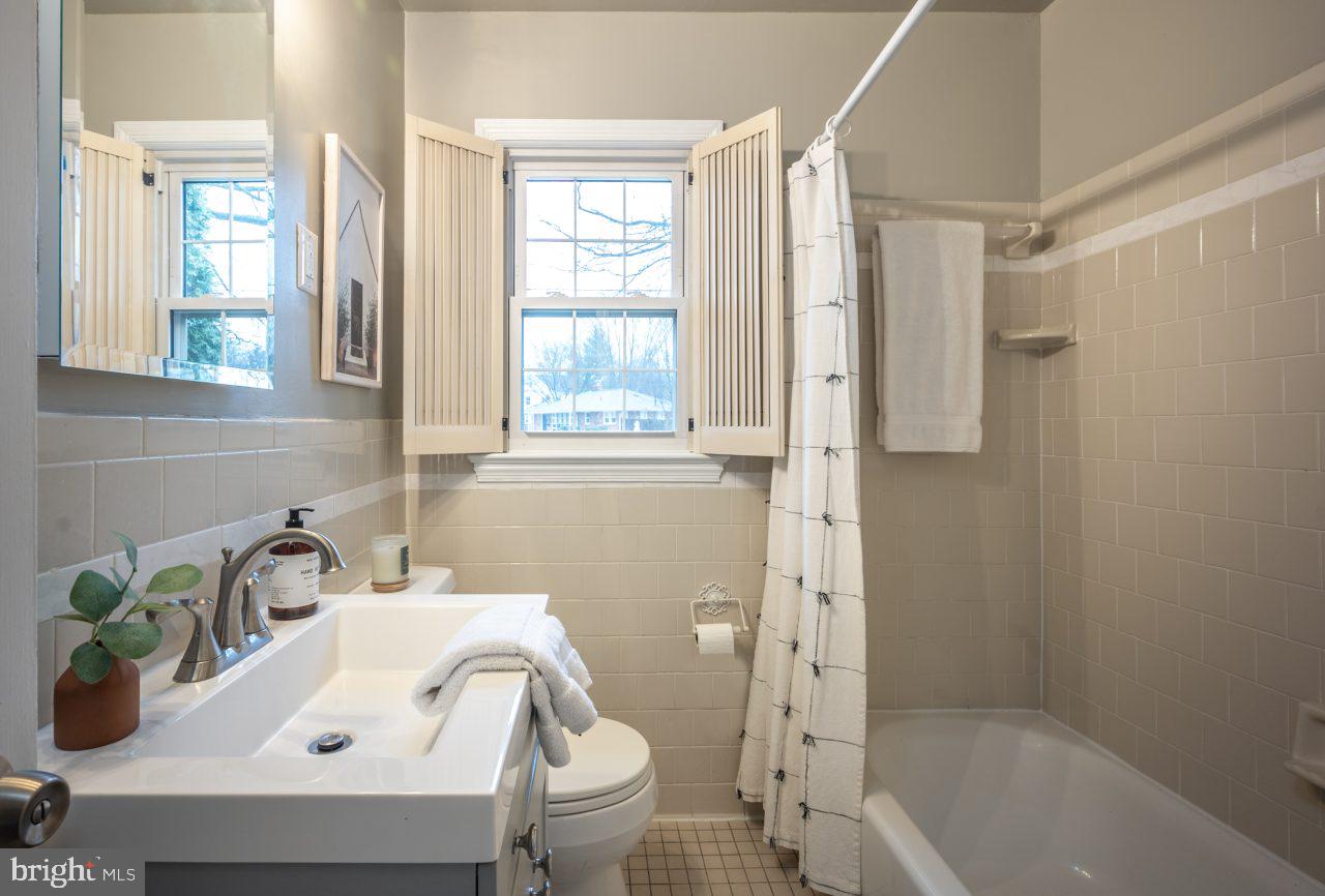 7924 Wellington Road Alexandria, VA 22308 - Photo 24 of 35 Updated bathroom, new vanity, lighting