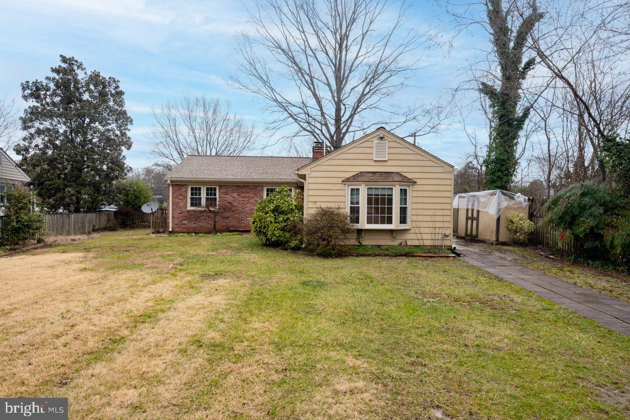 7924 Wellington Road Alexandria, VA 22308 - Photo 27 of 35 So much space for your four and two legged friends