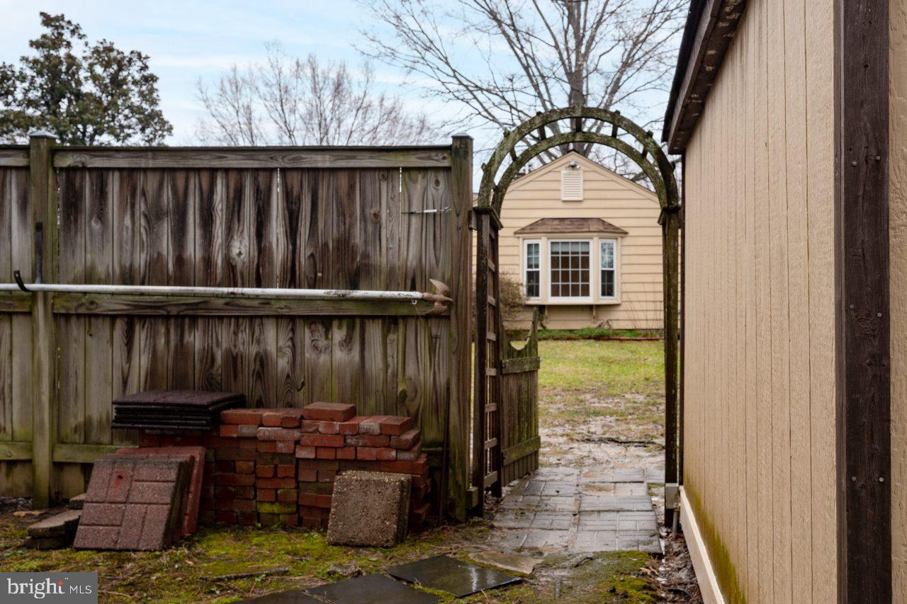 7924 Wellington Road Alexandria, VA 22308 - Photo 31 of 35 Second back yard through pergola