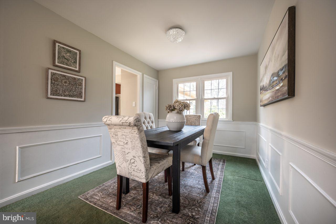 7924 Wellington Road Alexandria, VA 22308 - Photo 9 of 35 Dining Room with wainscoting