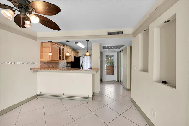 $1,800 | 4502 North Federal Highway, Unit 239E, Lighthouse Point, FL 33064